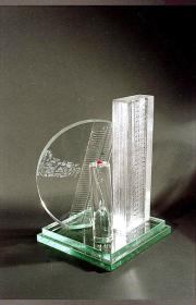  Angelo Rinaldi, Metropolis,  scultura in vetro massello policromo e scolpito, con plinto, supporto luminoso in acciaio,